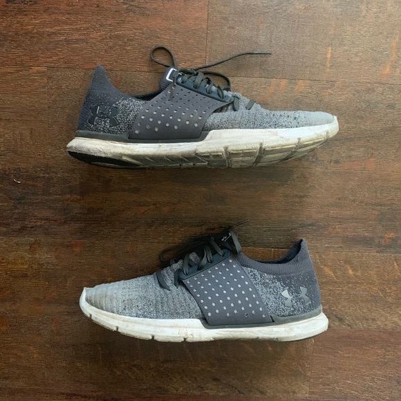 Under Armour running shoes - Picture 3 of 5